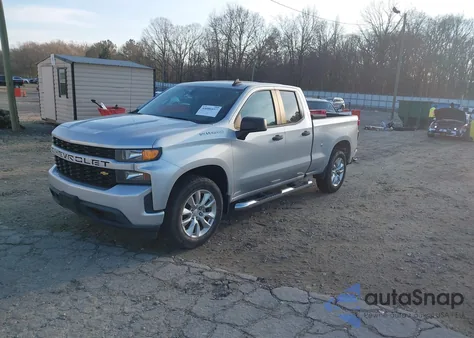 2020 Chevrolet Silverado 1500 2Wd Standard Bed Custom z USA, uszkodzony, nr VIN 1GCRWBEH2LZ214312